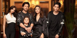 SRK's perfect family picture!